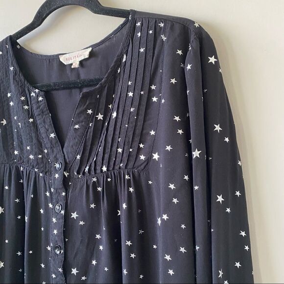 Solitaire-metallic Star Print Loose Blouse - Picture 5 of 10
